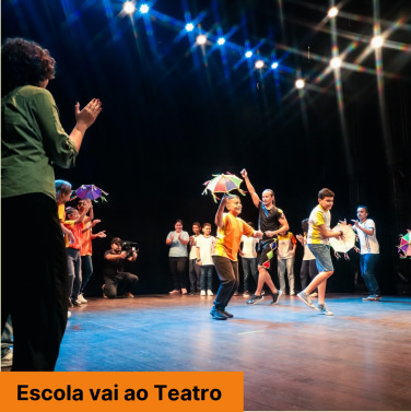 Escola vai ao Teatro